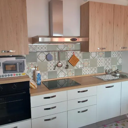 Apartment My - *